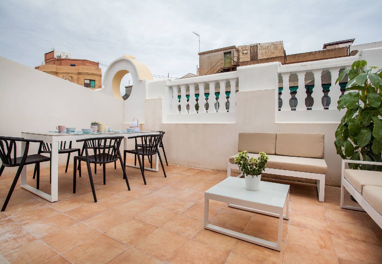 Ferienwohnung in Valencia - 3BD Penthouse with Terrace 3A 