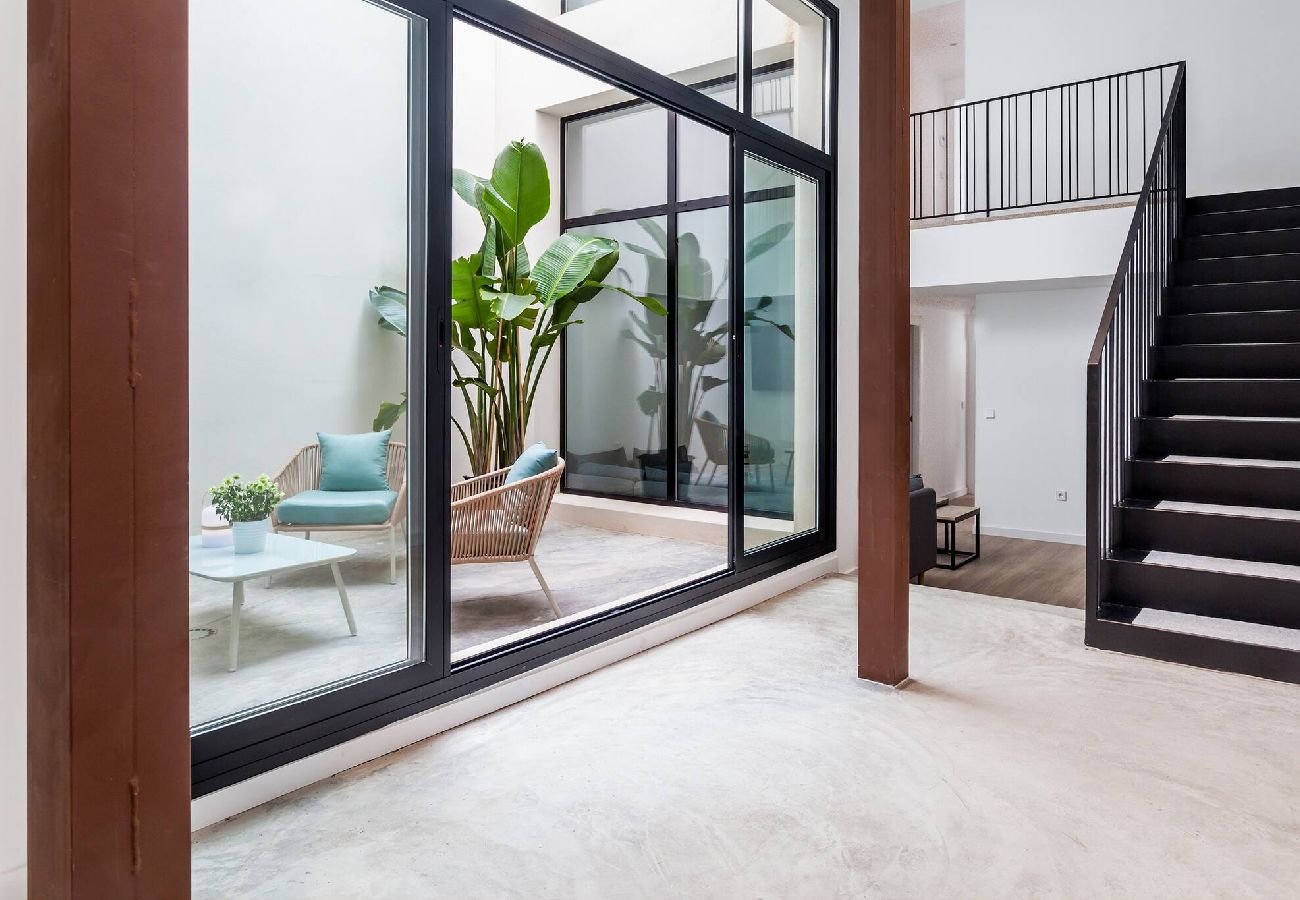 Patio intérieur Duplex de luxe avec espace extérieur Ruzafa Vacances à la plage Aménagements haut de gamme Emplacement sûr